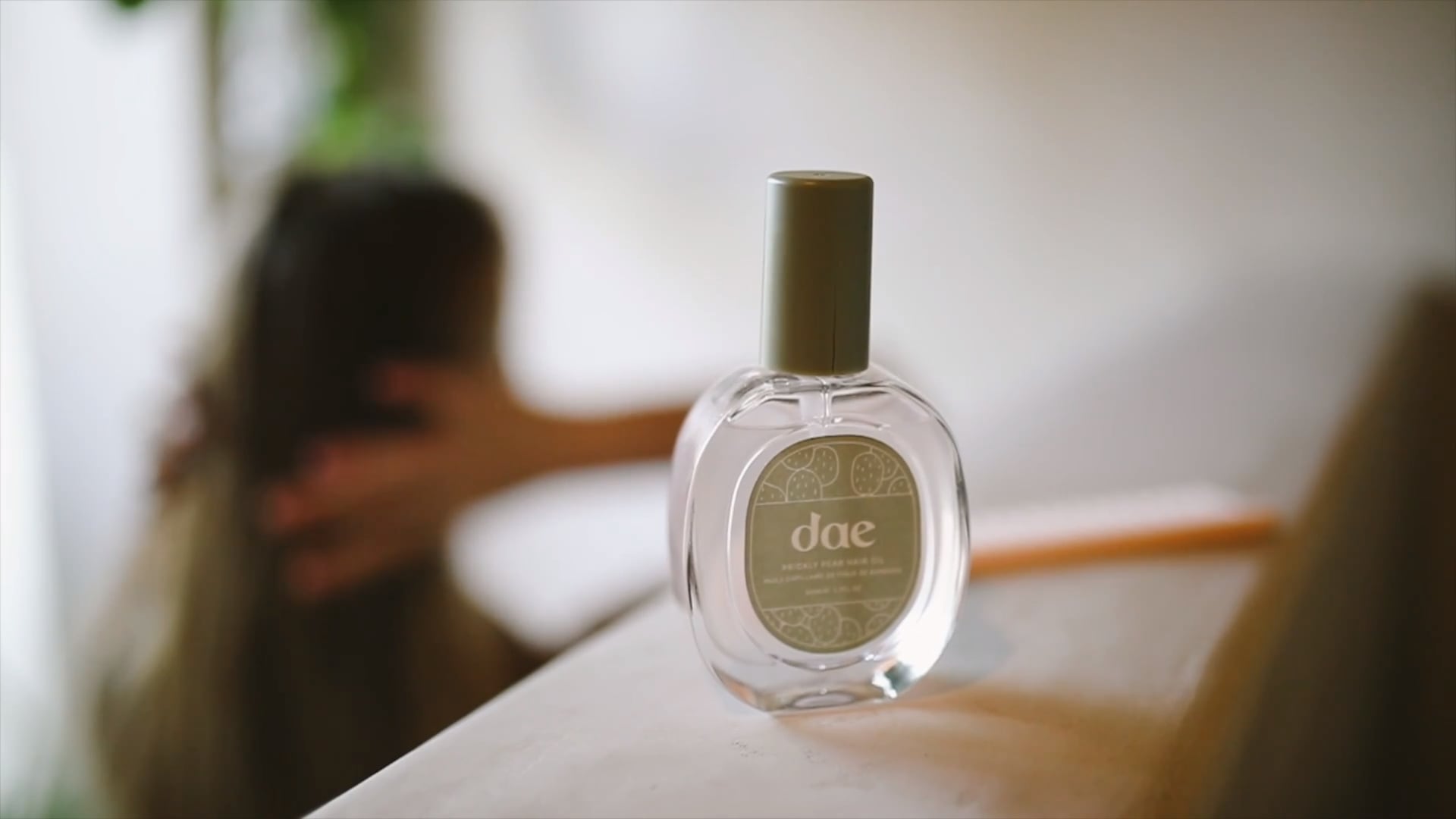 Spectacular Dae Hair Oil Photo Illustration Spectacular Dae Hair Oil Photo Illustration